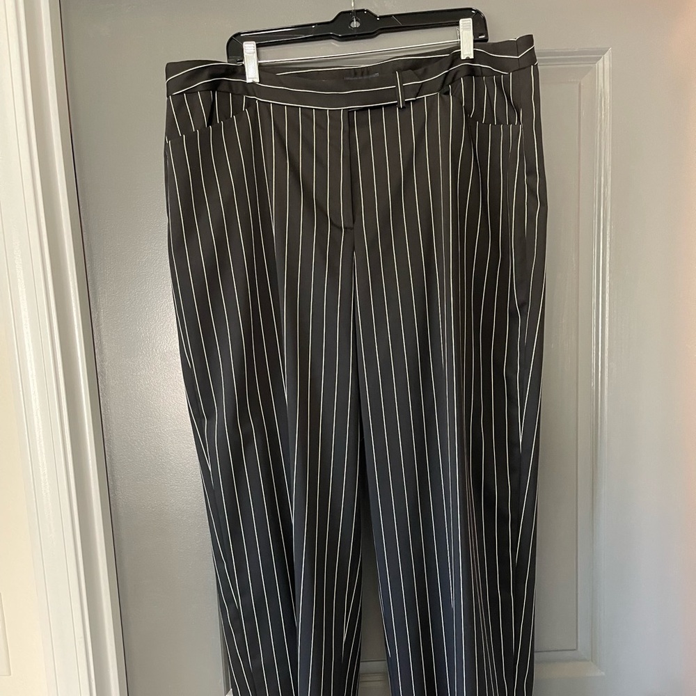 Black white strip Ann Klein pants